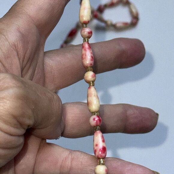 Pink and Cream Beaded Necklace - Picture 4 of 4